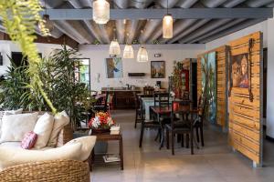Casa MarĂa Aeropuerto B&B