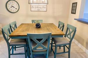 Wiggins Bay Sunny Retreat