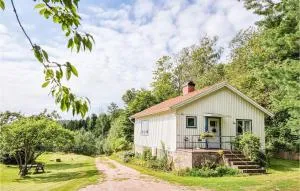2 Bedroom Cozy Home In Brastad - Dingle