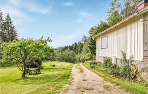 2 Bedroom Cozy Home In Brastad