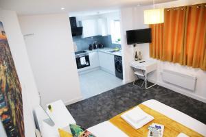 Apartment - Sleeps 5 & Free Parking