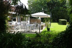 Hotels LOGIS - Le Manoir de Gavrelle : photos des chambres