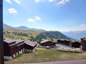 Studio cabine pour 4 au pied des pistes avec balcon - FR-1-455-216