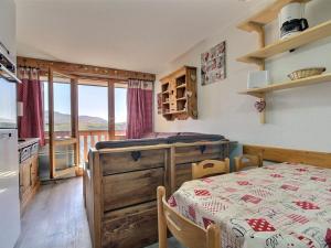 Studio cabine pour 4 au pied des pistes avec balcon - FR-1-455-216