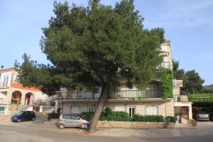 Apartments with a parking space Jelsa, Hvar - 8732