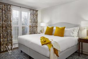 Deluxe King Room room in Wickwood Inn