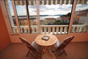 Seaview Luxury Apartment "Lucy" with terrace & vintage summer kitchen