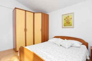 Apartments by the sea Marina, Trogir - 9037