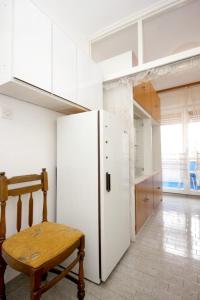 Apartments by the sea Vis - 8906