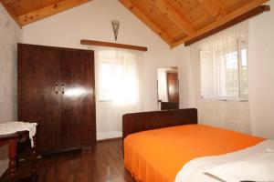 Apartments with a parking space Podspilje, Vis - 8915