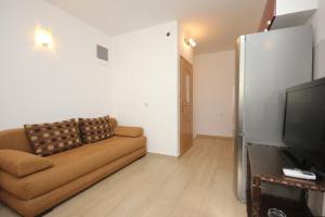 Apartments by the sea Vis - 8876