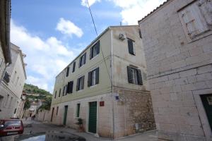 Apartments by the sea Vis - 8874