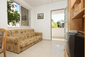 Seaside apartments with a swimming pool Zavalatica, Korcula - 9150