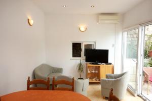 Apartments with WiFi Dubrovnik - 9077