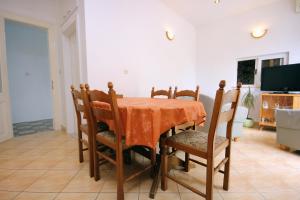 Apartments with WiFi Dubrovnik - 9077
