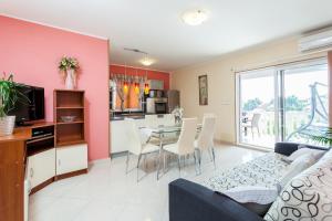 Three-Bedroom Apartment with Terrace and Sea View room in Apartments by the sea Brna Korcula - 9147