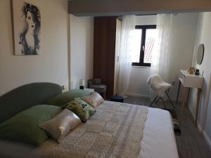 Apartments with parking space Rukavac, Vis - 8897