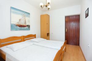 Apartments by the sea Marina, Trogir - 9035