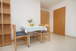 Seaside apartments with a swimming pool Zavalatica, Korcula - 9151