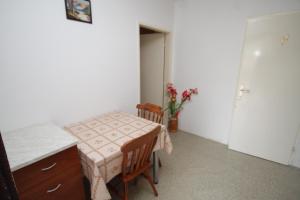 Apartments with WiFi Dubrovnik - 9056