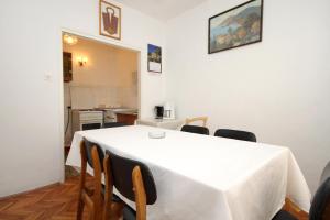 Apartments with parking space Dubrovnik - 9099