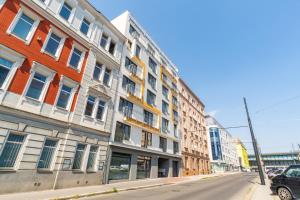 One bedroom penthouse apartment # 82 in the brand new building close to the city center with free parking