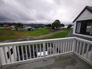 Hosts on the Coast Dad's Place - Ubytování bez kategorie ve městě Whangamata