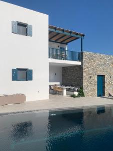 Paros-Memories-Neubau-Villen, Sportpool