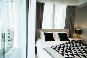 Sukhumvit 11#Luxury#Pool#Gym#BTS Nana&MRT Sukhumvit#1BR#Max2ppl