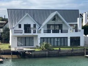 St Francis Bay House On The Canal - Kromriviermond