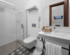 Standard Twin Room room in Akka Suites Taksim-Special Class