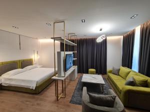 Deluxe Suite room in Hotel Regina City