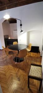 Enchanting Apartment with Patio, Lungarno Firenze