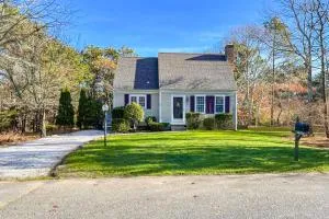 Dream Dennis Getaway - Деннис