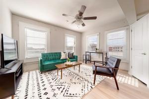 Chic Downtown Waco Apartment