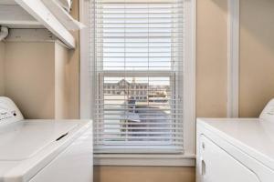 Chic Downtown Waco Apartment