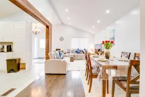 Furnished Family Home near Toronto - Great Location Game Room - Backyard - Parking & Self Checkin - Pickering