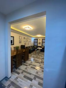 MAJESTIC 2 BR TOWNHOUSE - near AQUA PLANET & CLark Airport - TRP8