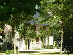 Villas corps de ferme dans belle propriete avec chiens et chevaux : photos des chambres