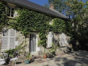 Villas corps de ferme dans belle propriete avec chiens et chevaux : photos des chambres