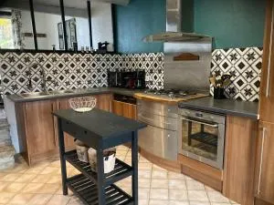 Maison en pierre de70 m2 au cœur d’un hameau - Bassy