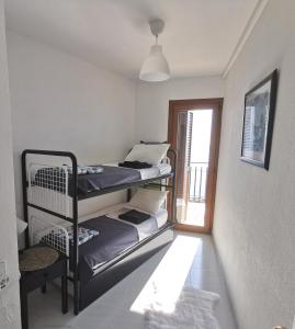 Spacious seafront apartment