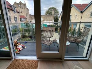 Walcot Yard with parking, Bath Keys