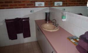 Colonial Motor Inn Bairnsdale Golden Chain Property