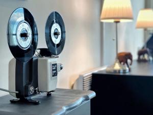 Artistic and luxurious APT with Sea view. Beach side