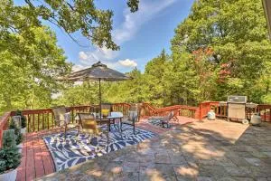 Norfork Lake Getaway Deck, 6 Mi to Main St! - Bird Springs