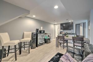 6 Mi to National Mall Modern DC Apartment!