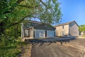 Townhome 1-Min Walk to Lake and Close to SDC! - Cape Fair