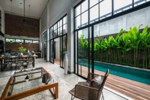 Modern 3BR loft villa in the heart of Canggu