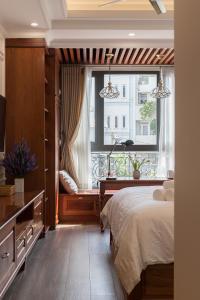 Woody House Boutique